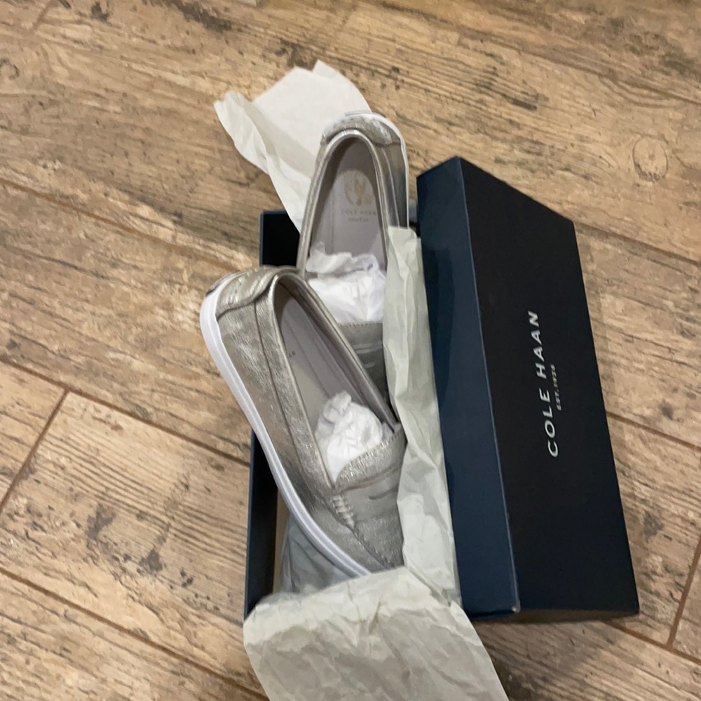 EEEUC 8.5 Silver Cole Haan Pinch Weekender Loafers